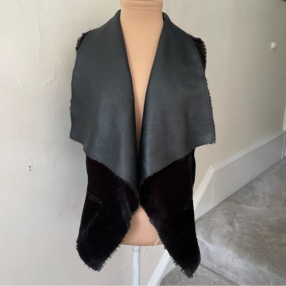 BLANK NYC Black Faux Shearling Vegan Leather Drape Front Open Vest EUC Size Med - Picture 7 of 12